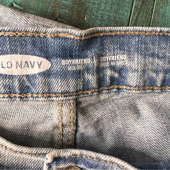 Old Navy Mid Rise Boyfriend Distressed Jeans Size 14 - Picture 8 of 12